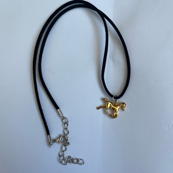 Meet your Posher, Alexia - Picture 11 of 14